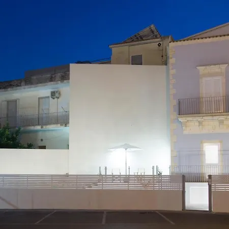 Funduq Ospitalita Iblea Tatil Evi *